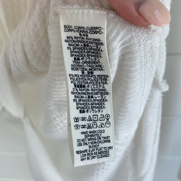 Free People | White Thermal Lightweight Long Sleeve | Size XS | Great Condition - Picture 5 of 5